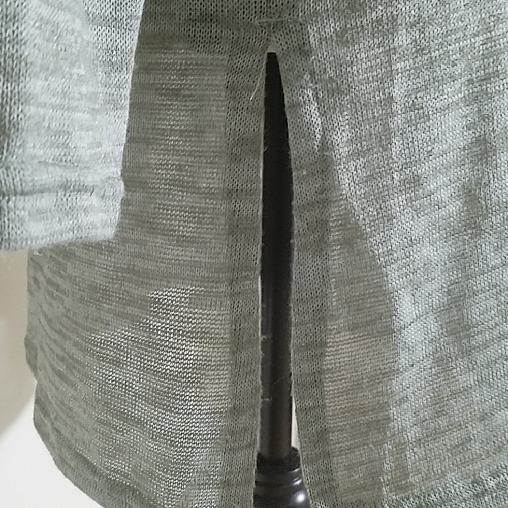 {H&M} Cardigan - Picture 3 of 4